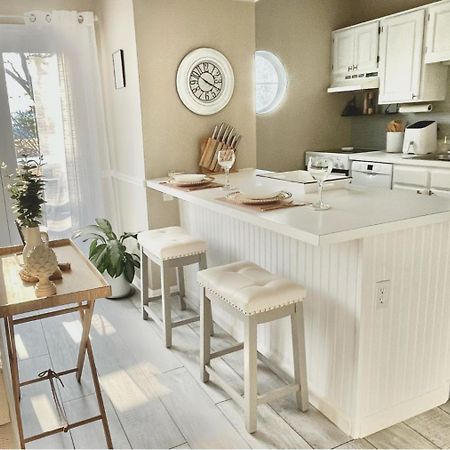 נורוויץ' Luxury Villa- 3 Mins To Mohegan- Fully Stocked With Fireplace- Jacuzzi, Saltwater Pools, Sauna מראה חיצוני תמונה